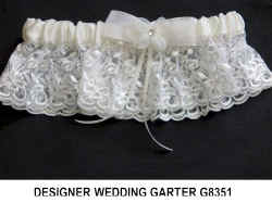 DESIGNER WEDDING GARTER  G8351x.jpg (34736 bytes)